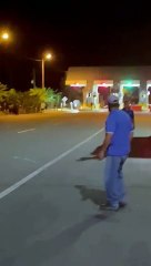 09-05-2021 Momento en el que manifestantes destruyen peaje en Urabá 1