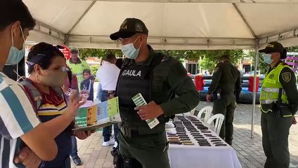 2-armas blancas fueron entregadas por la comunidad en Carmen de Viboral