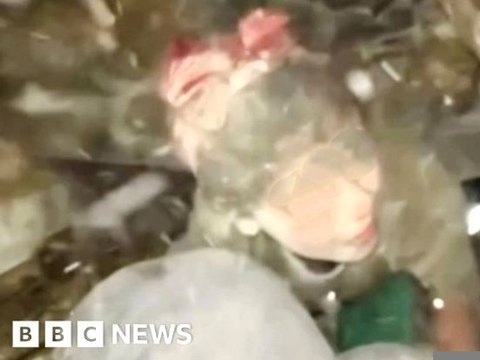 Alma, estratta viva tra le macerie sotto le bombe di Gaza: «Ho desiderato di morire»