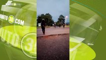 Circula video en los que armados hacen tiros al aire en una carretera en Urabá