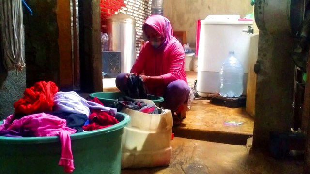 Embracing the Art of Traditional Washing: A Journey to Discover the Timeless Techniques of Hand Washing Clothes 💪🏼👕