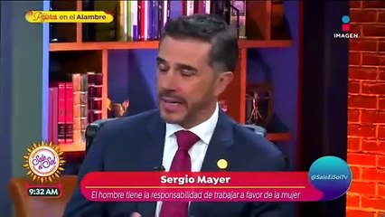 Download Video: ¡Sergio Mayer llegó con falda a los Premios Metropolitanos!