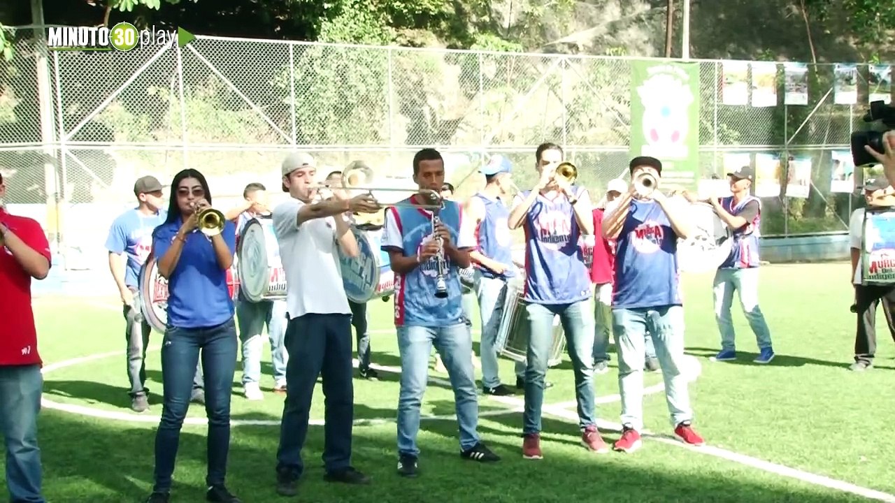Instrumental de hinchas de Nacional y Medellín,...