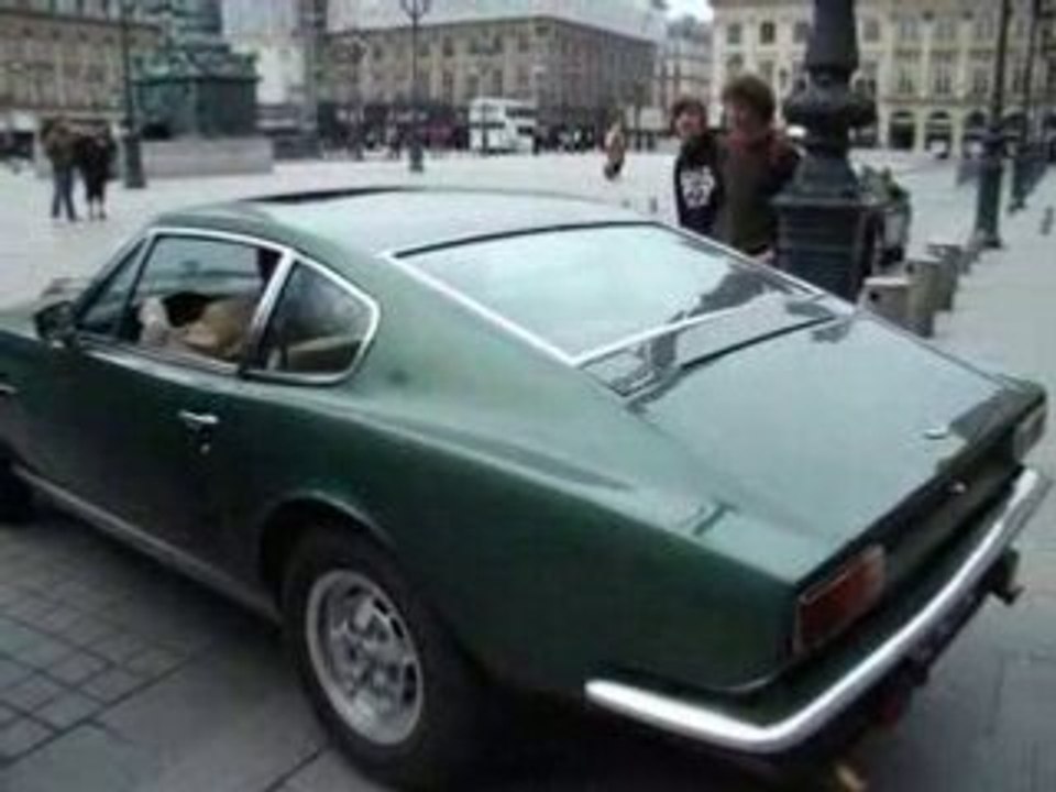 Aston Martin V8 Saloon
