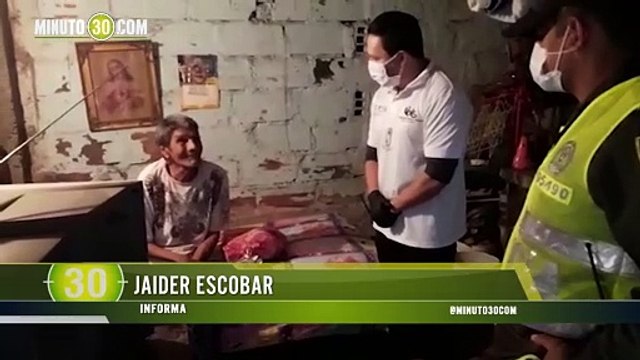 Grupo de jóvenes reparte mercados en barrios de Medellín