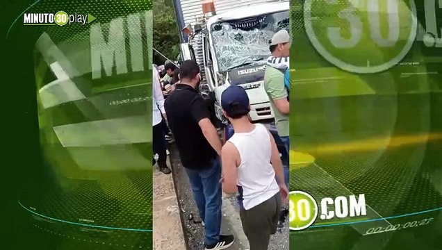 Accidente de tránsito camión colisionó con vehícul