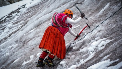 'Cholitas' hope to become the first Bolivian women to climb Mount Everest
