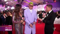 Bad Bunny sorprende con sus hemosas uñas en los premios Billboard