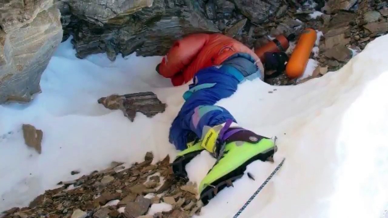 Mysterious Dead Bodies on Everest 2019 _ Unrecovered Bodies still on Mount Everest