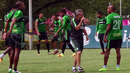 09-11-17 A Lillo no lo inquietan bajas en defensa pues tiene en mente alternativas