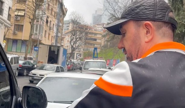 Bülent Cihantimur gazetecileri görünce polis merkezine girmeden kaçtı