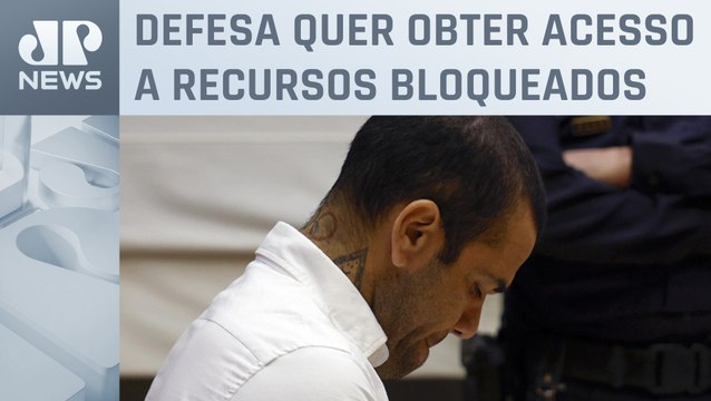 Daniel Alves não paga fiança e permanecerá preso neste fim de semana na Espanha