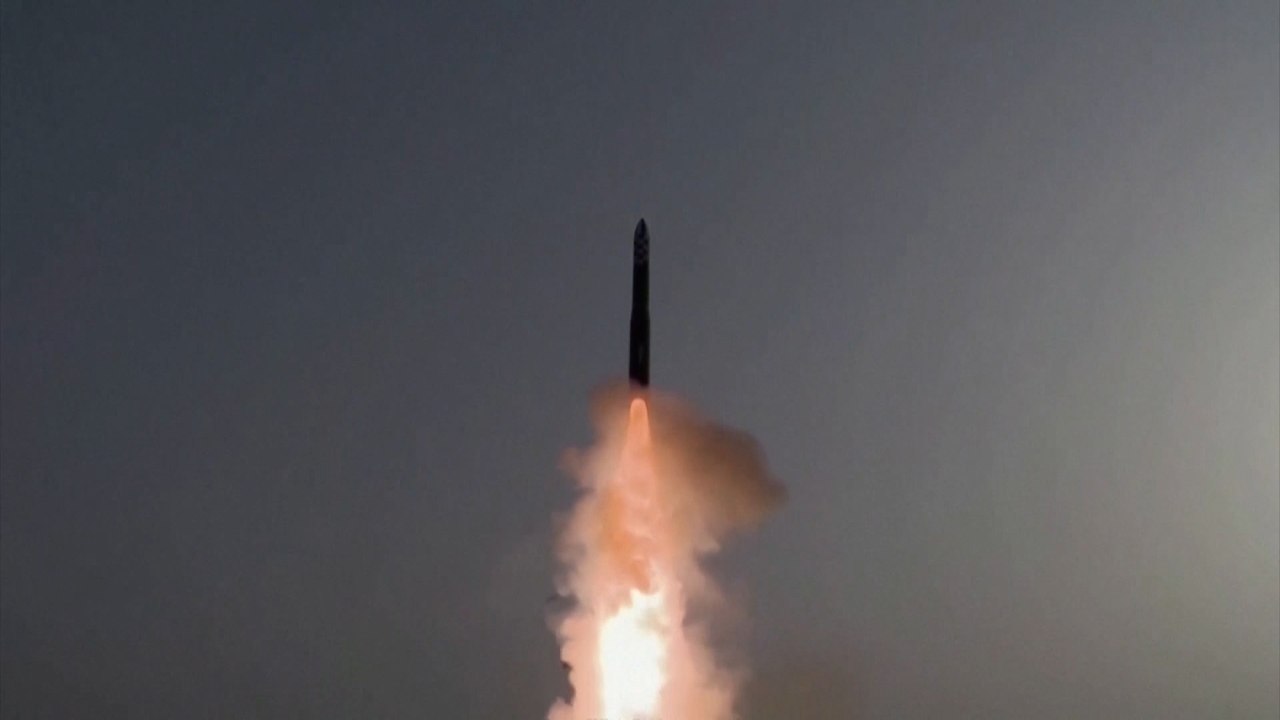 سقوط صاروخين باليستيين أطلقتهما كوريا الشمالية بمنطقة بحرية لليابان