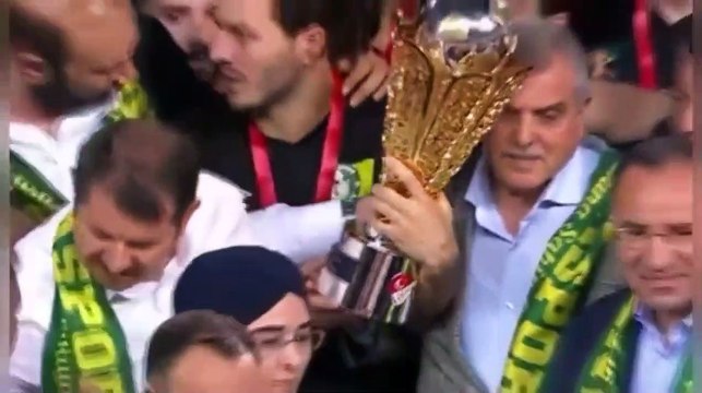 Şanlıurfaspor a battu Bucaspor 3-0 lors de la finale des barrages de la 2e Ligue et a rejoint la 1ère Ligue Spor Toto.