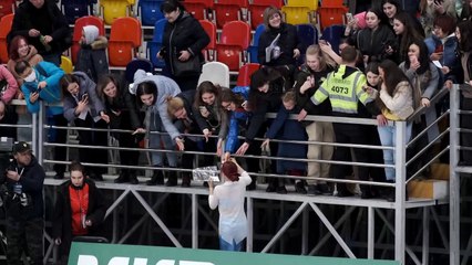 Giving passes to fan's