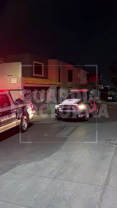 #Preliminar Un hombre fue ejecutado a balazos, en calles de la colonia Nueva España de Guadalajara #GuardiaNocturna
