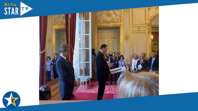 Arthur décoré par Nicolas Sarkozy : nombreuses personnalités présentes, un invité relève un détail c