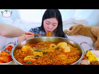 ASMR MUKBANG Shin Ramen with Soft tofu. Fried Tofu Rice Balls, Geotjeori, kimchi.