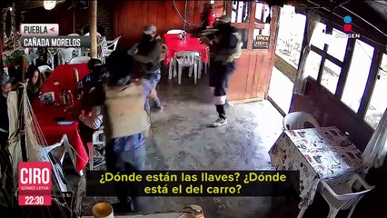 Grupo armado entra a restaurante y amaga a familia para robarles su camioneta en Puebla