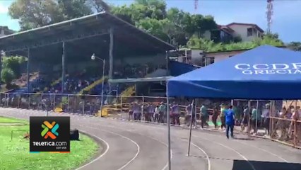 tn7-Decenas de personas marcharon para evitar cierre del estadio de Grecia-090623