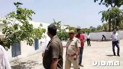 थप्पड़ मार कर तालाब में फैंकने की देता था धमकी