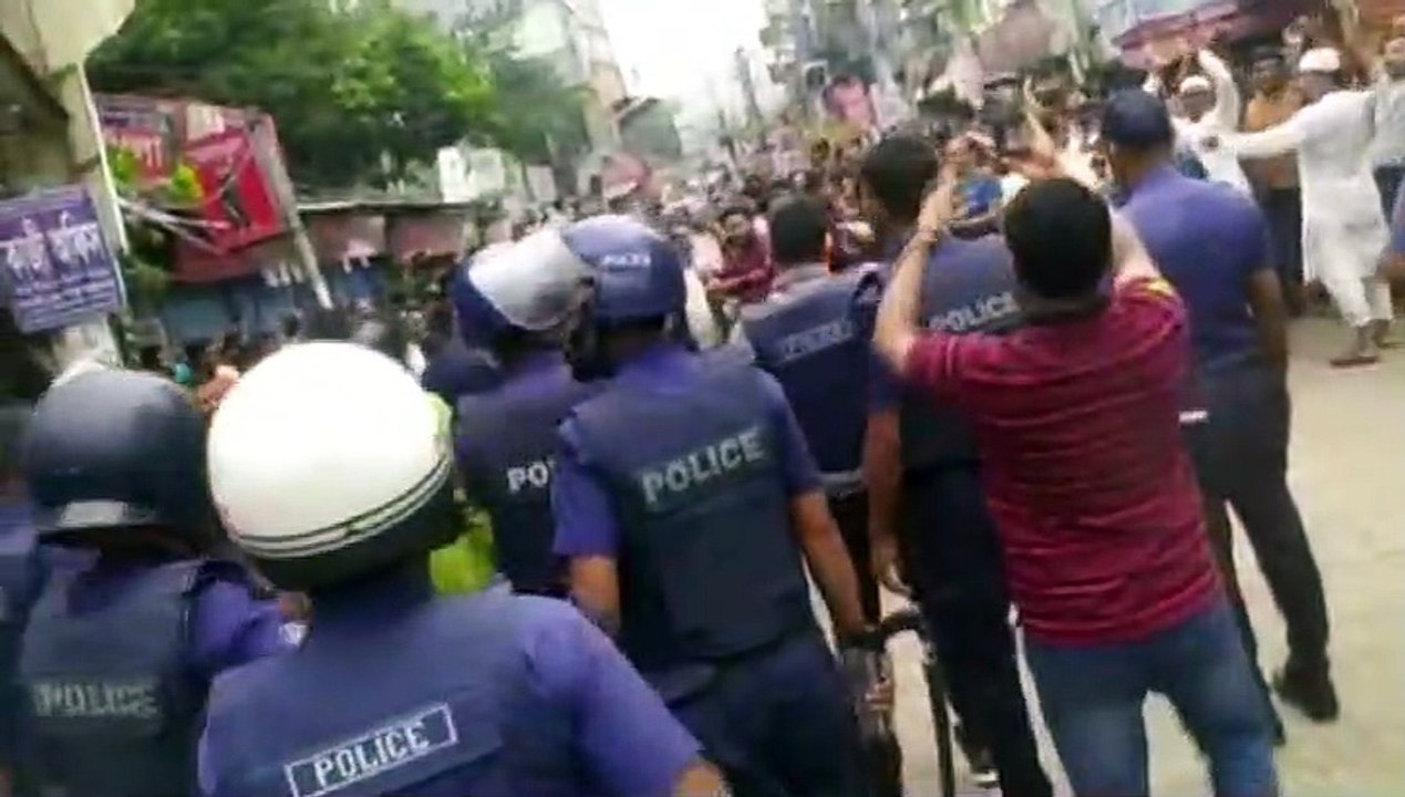 বিএনপির মিছিলে পুলিশের বাধা কুমিল্লায়