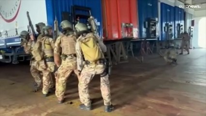 "قراصنة" يستولون على سفينة شحن تركية في البحر المتوسط وقوات إيطالية تتدخل