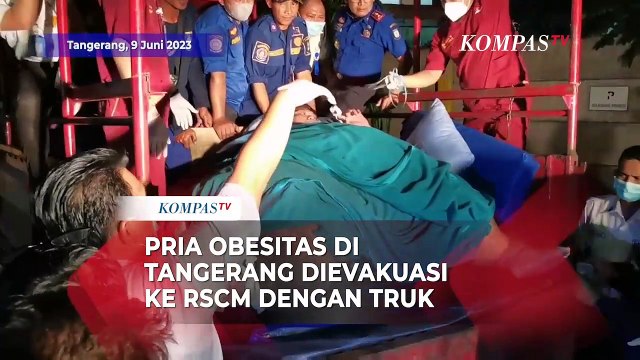 Dramatis! Pria Penderita Obesitas di Tangerang Dievakuasi ke RSCM Pakai Truk