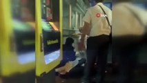 Metrobüs durağında sarkıntılık iddiası... Vatandaşlardan ve öfkeli kadından tepki kamerada