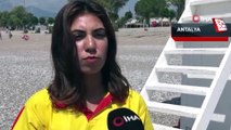 Antalya'da cankurtaran kadınlar, boğulma numarası yapan tatilcilerden dert yandı