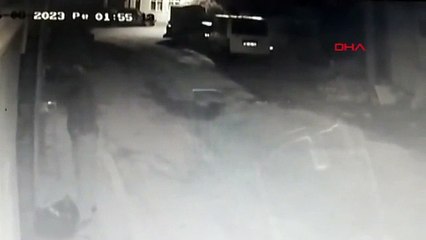 Bafra'da balkondan kıyafet çalan hırsız güvenlik kamerasına yakalandı