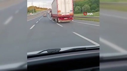 Kopan tır kapısını, emniyet kemeriyle bağlayarak yolculuk yaptı