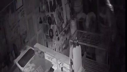 अलीराजपुर: चोरी का लाइव वीडियो आया सामने,वारदात CCTV में कैद,देखें Video