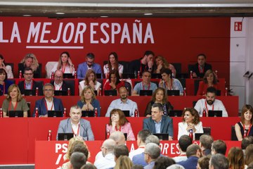 Sánchez critica la ausencia de plan económico del PP: "Tenemos a Nadia y ellos a nadie"