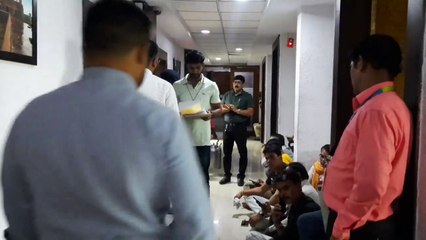 वेतन के लिए निगम कर्मचारी फिर धरने पर