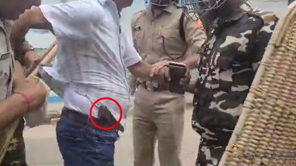 মনোনয়ন পর্বের দ্বিতীয় দিনেই গ্রেপ্তার তৃণমূলের অঞ্চল সভাপতি!