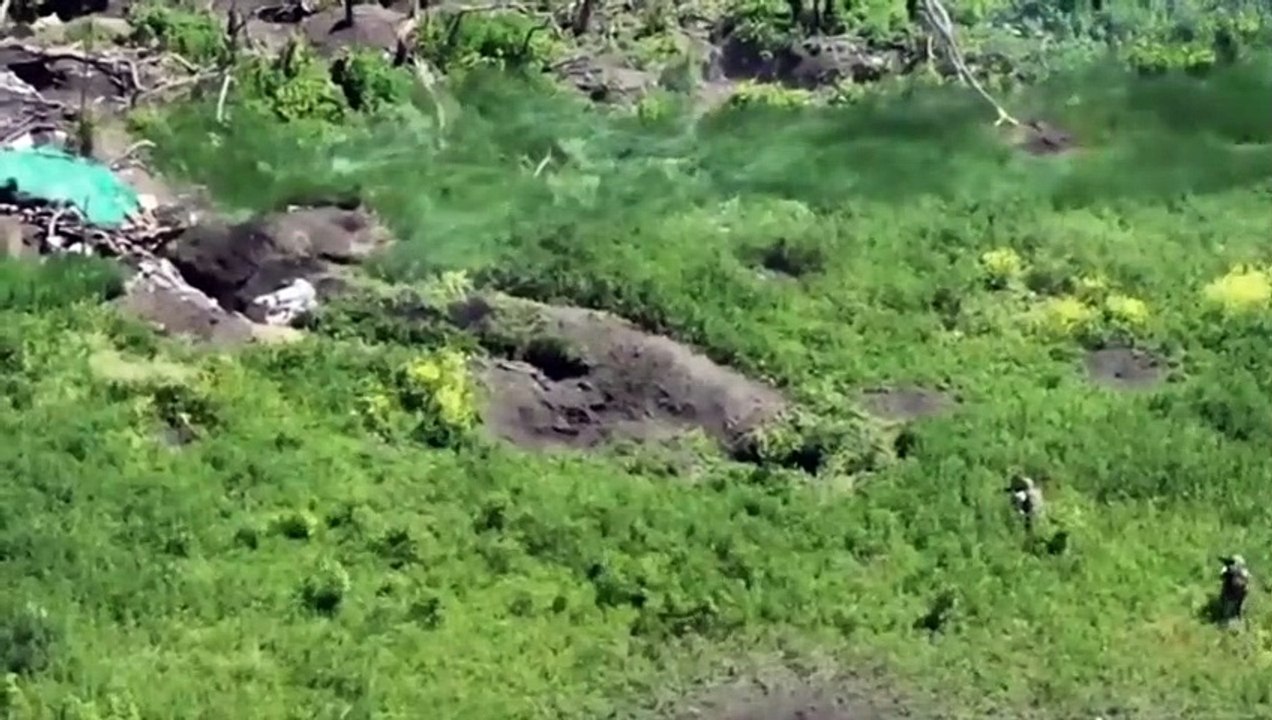 The Ukrainian army storms the Russian positions at the beginning of the counteroffensive