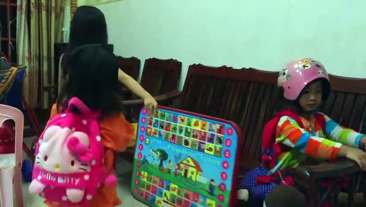 Funny Kids Videos    sing a song    The wheel on the bus