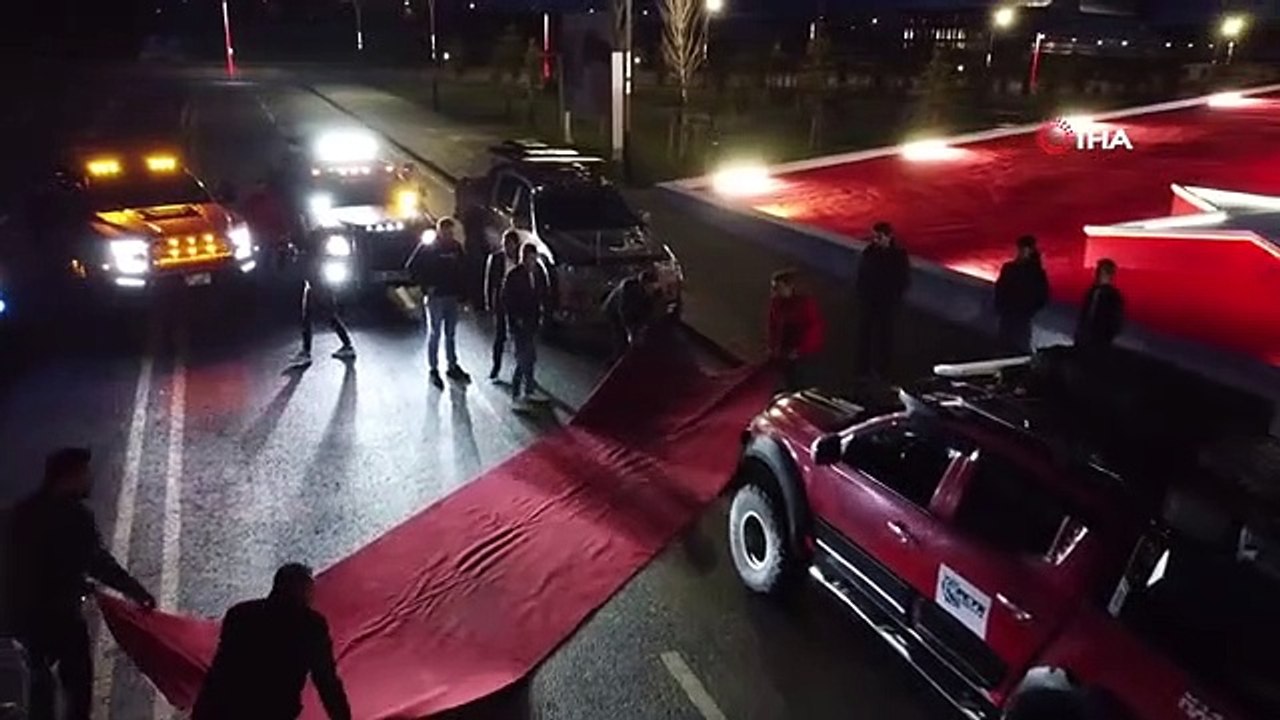 La demande en mariage d'un membre du club Offroad a été le théâtre d'images colorées