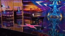 Golden Buzzer: Putri Ariani receives the GOLDEN BUZZER from Simon Cowell | Auditions | AGT 2023