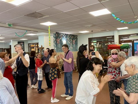 Thé dansant à l'Ehpad l'Ostal du lac, au Crès