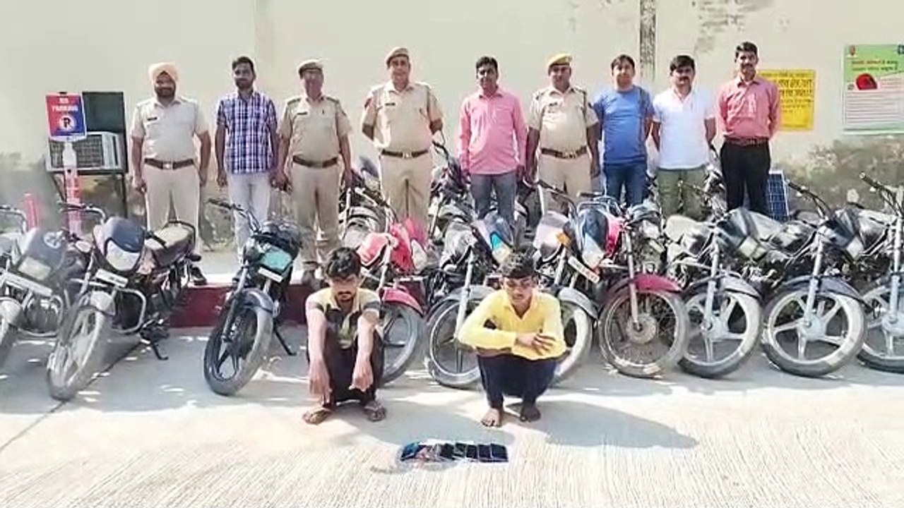 When the bike broke down, the mechanic went out to find it, the thief took the bike from behind