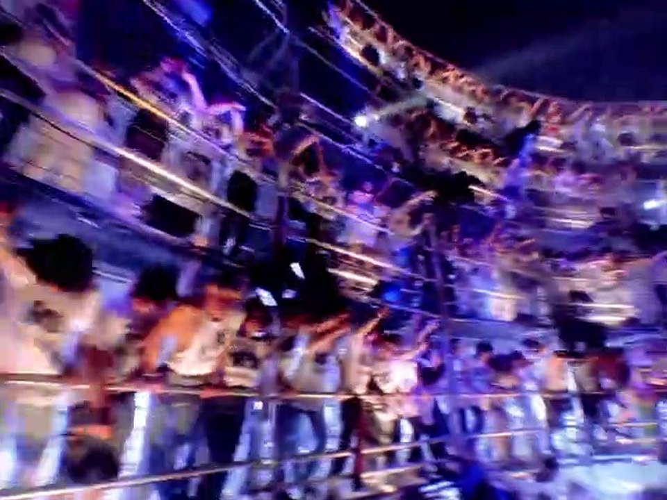 AC/DC - Thunderstruck (Official Video)