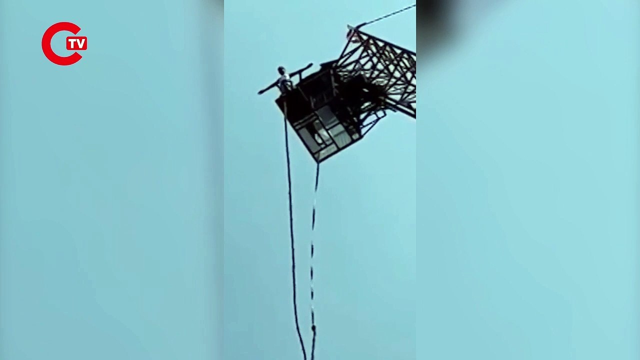 Bungee jumpingte kordon havada koptu