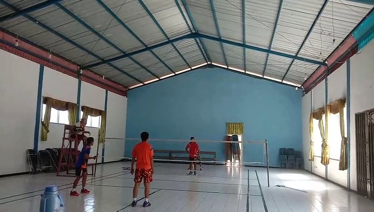 Badminton