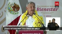 Joven interrumpe discurso de AMLO en Veracruz para pedirle que apoye a Adán Augusto