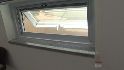 도박 혐의 체포 외국인 10명 경찰 지구대서 집단 도망 / YTN