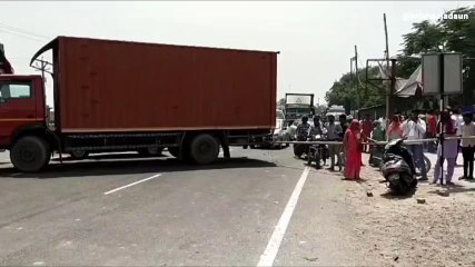 अलीगढ़: भागवत कथा के पास अवैध पशु कटान मचा हड़कंप, लोगों ने लगाया सड़क पर जाम