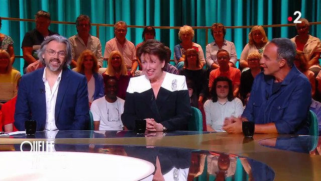 Léa Salamé s'est lâchée sur Christophe Dechavanne dans Quelle époque ! sur France 2.