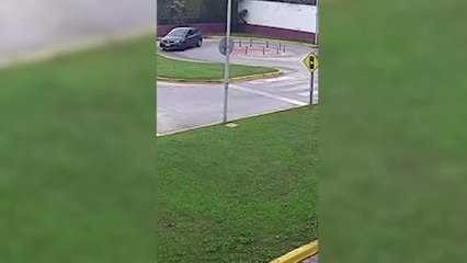 Fuerte accidente tras perder el control del coche en el examen de conducir